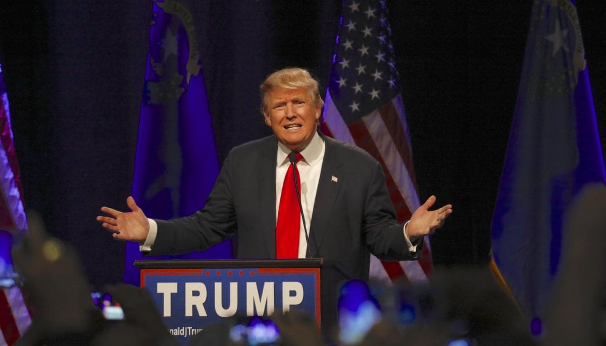 Bitcoin en memecoins schieten omhoog na moordaanslag op Donald Trump Bitcoin en memecoins schieten omhoog na moordaanslag op Donald Trump