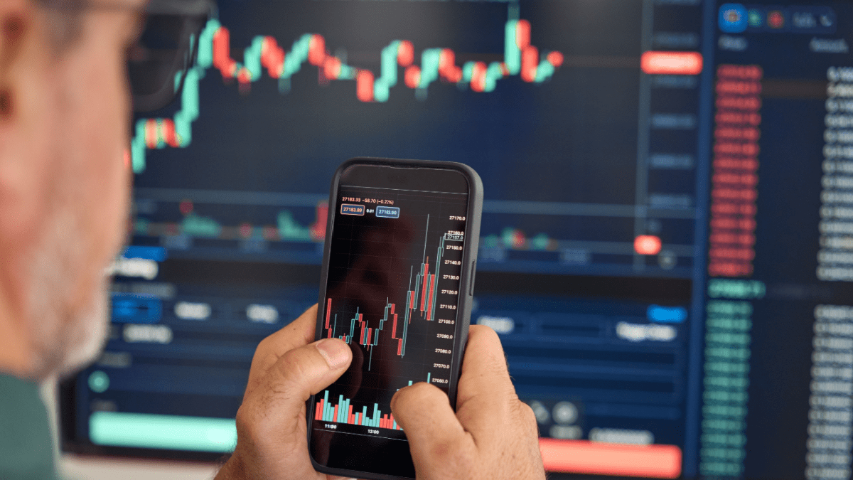 Cryptohandelaar boekt €36 miljoen winst met AI en memecoin Bitcoin herstelt vlak voor cruciaal besluit en deze crypto explodeert 25%