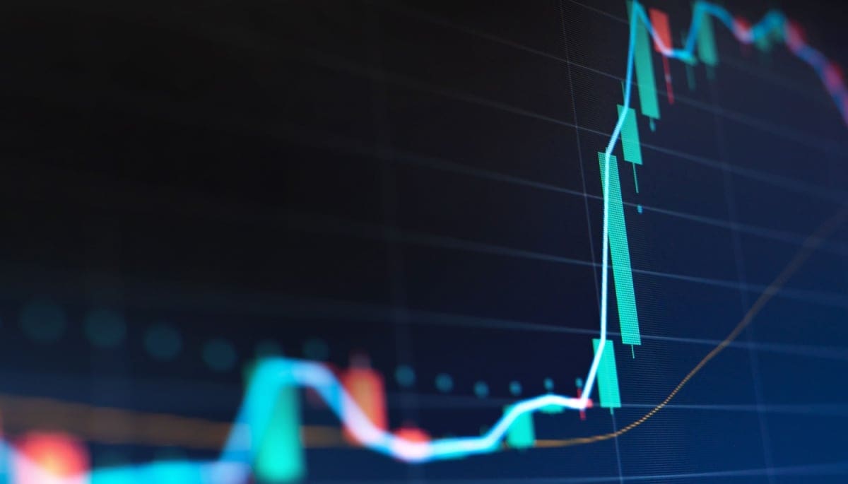 Deze nieuwe cryptomunt schiet met 1.800% naar de top 100 Bitcoin koers knalt door $100.000, maar XRP & cardano dalen hard