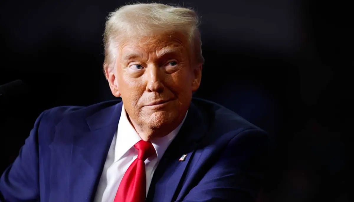 Trumps cryptoproject slaat weer toe: koopt miljoenen aan ethereum en meer Trump met glimlach