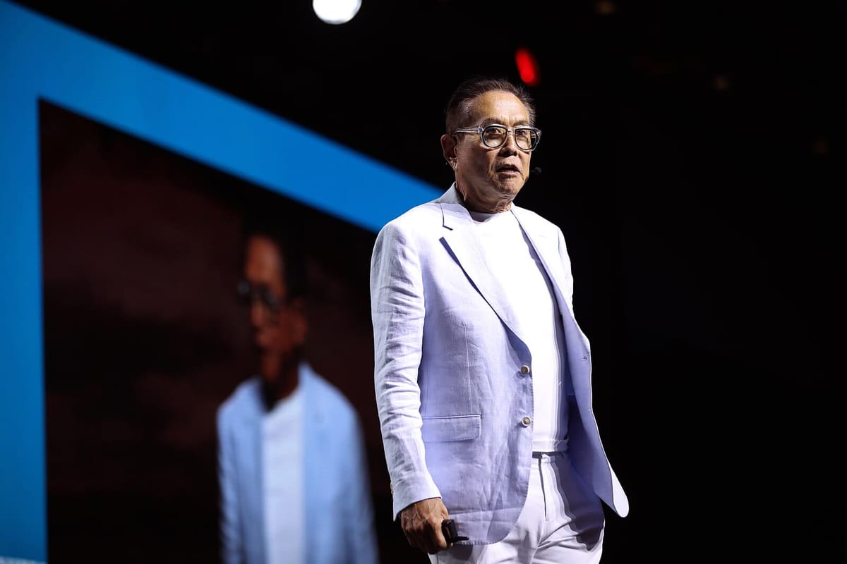 Robert Kiyosaki presenting on bitcoin crash