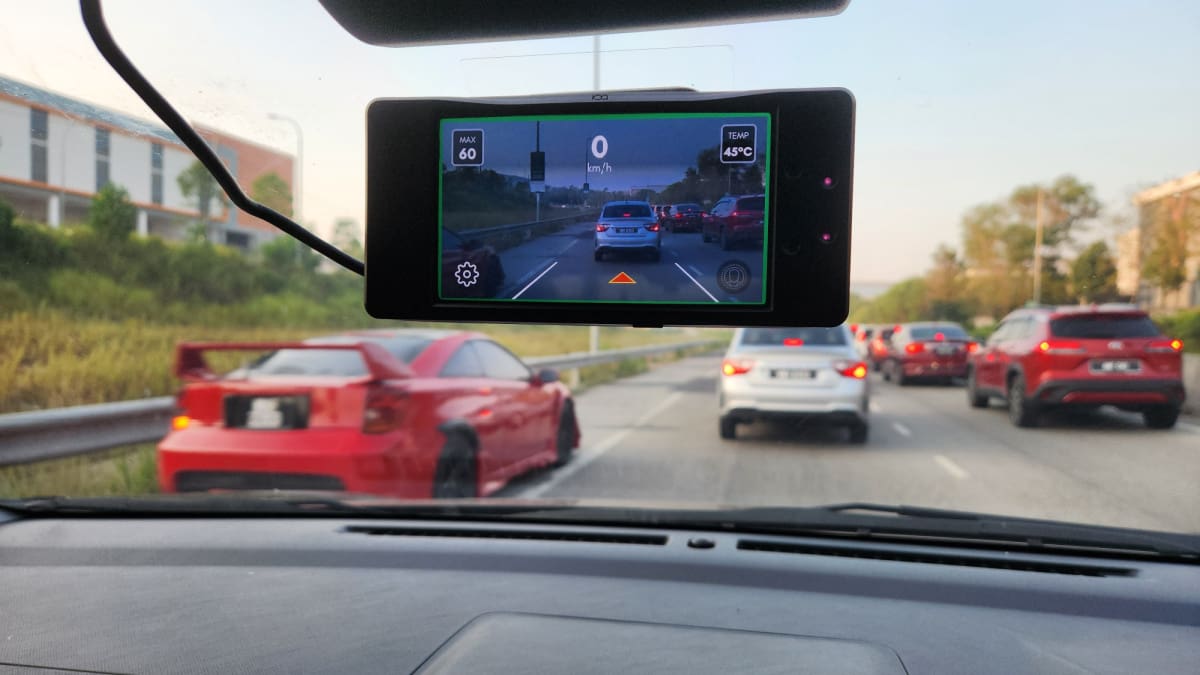 Zelfrijdende auto’s leren van jouw beelden – en je krijgt er crypto voor terug Mit der Dashcam Krypto verdienen – dank neuem Projekt