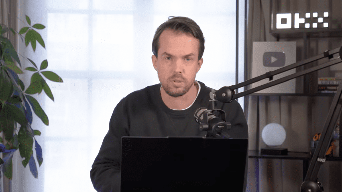 Waarom ik nu 50% van mijn beleggingen in AI-crypto stop Michael van de Poppe in zijn video over AI crypto