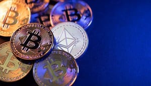 Crypto-enquete-verkopen-lage-inkomens Investeerders met een laag inkomen verkopen sneller hun crypto