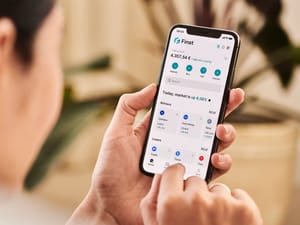 Finst_app_mobile_hero Finst_app_mobile_hero