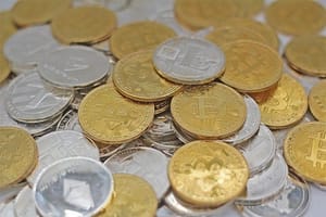 bitcoin_BTC_breekt_opnieuw_yearly_high_waarom_blijven_de_altcoins_dalen Bitcoin (BTC) breekt opnieuw yearly high, waarom blijven de altcoins dalen?