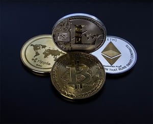 Bitcoin stabiel, tokens dalen licht, crypto markt slinkt iets