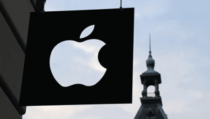 Apple CEO Tim Cook heeft crypto, gaat Apple bitcoin (BTC) kopen
