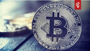 Bitcoin-BTC-koers-zet-neerwaartse-trend-voort-en-test-de-support-bij-6.800-1 Bitcoin (BTC) koers zet neerwaartse trend voort en test de support bij $6.800