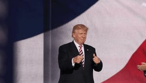 Crypto_is_heel_gevaarlijk_zegt_Donald_Trump Las ventas de NFT de Trump se disparan tras su detención