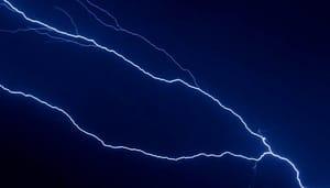 Dogecoin (DOGE) en bitcoin (BTC) minen met je elektrische auto Tesla concurrent maakt het mogelijk