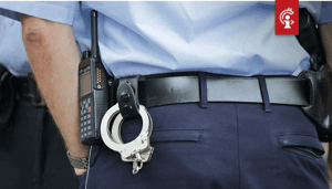 FIOD_arresteert_twee_nederlanders_in_onderzoeken_naar_witwassen_met_cryptocurrency FIOD_arresteert_twee_nederlanders_in_onderzoeken_naar_witwassen_met_cryptocurrency