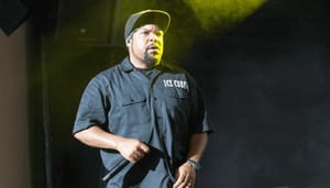Ice-Cube-rapper-dogecoin Rapper Ice Cube is Dogecoin fan, verkoopt NFT's aan MyDoge wallet oprichter