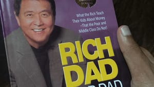 Rich-dad-poor-dad-boek Rich Dad, Poor Dad auteur “Alles gaat naar de haaien, koop bitcoin”