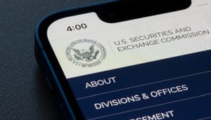 SEC-fraude La SEC declara la guerra: BTC se mantiene; BNB, Polygon y Cardano caen