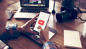 Shutterstock_1041026248 El nuevo CEO de YouTube se muestra entusiasmado con las cryptos