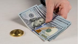 Shutterstock_1858732456 Bitcoin experimenta una inflación tres veces inferior a la del dólar