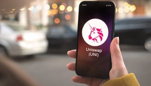 Shutterstock_2085253756 Uniswap krijgt eindelijk groen licht van Apple en lanceert mobiele app
