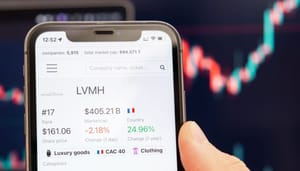 Shutterstock_2136571263 Dit is hoe blockchain technologie luxemerken kan helpen