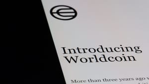 Shutterstock_2337252307 Worldcoin crypto maakt eerste kritische aanpassingen