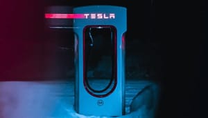 Tesla stopt met bitcoin (BTC) als betaalmiddel, markt verliest $270 miljard in snelle crash