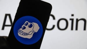 apecoin-ape-marktupdate-1 Bitcoin (BTC) stijgt iets verder en de rest van de top 100 cryptocurrencies kleurt over het algemeen ook groen. Er zitten zelfs enkele flinke uitschieters onder de altcoins vandaag. De totale marktkapitalisatie van alle crypto komt na een week eindelijk weer boven $2 biljoen uit. Deze steeg in de afgelopen 24 uur met 2,6% naar $2,03 biljoen. Ethereum stijgt met 2% Ethereum (ETH) heroverde gisterenmiddag weer de $3.050 en schoot even later naar een piek van $3.125. De ether koers hield vervolgens stand boven $3.100, maar verloor daar afgelopen nacht toch even grip op en zakte even naar $3.070. Langzamerhand herstelde ETH iets en de koers stoeit momenteel weer met die $3.100. Daarmee staat ETH 2% in de plus staat vandaag. XRP, BNB blijven iets achter Ripple (XRP) kon vannacht echter niet herstellen en zakt momenteel weer naar $0,763, dezelfde prijs als 24 uur geleden. Binance coin (BNB) zakte gisteren in eerste instantie en bleef gedurende nacht hevig schommelen in een opwaartse trend. BNB komt momenteel op $423 uit, ook ongeveer dezelfde prijs als 24 uur geleden. AVAX, ADA, SHIB in de plus Avalanche (AVAX) houdt iets beter stand, maar lukte niet om boven de $80 te blijven en heeft momenteel ook moeite met $79. Toch staat AVAX 2,7% in de plus. Cardano (ADA) probeert momenteel door de $0,95 te breken waarmee de koers 3% in de plus staat. Shiba inu (SHIB) steeg gisteren minder hard, maar maakte vanochtend nog een flinke sprong. SHIB komt op $0,0000255 uit na een stijging van 1,6%. DOGE, LUNA, SOL stijgen harder Dogecoin (DOGE) maakte vanochtend ook een flinke sprong, maar heeft nog moeite met de $0,145. Toch staat DOGE al 3,7% in de plus. Terra (LUNA) steeg gisterenmiddag weer flink en stoeit momenteel met $95 waardoor koers 5% in de plus staat. Solana (SOL) steeg gisterenmiddag mee en staat vandaag maar liefst 5,2% in de plus. SOL heeft echter vanochtend moeite om boven $108 stand te houden. DOT hardste stijger top 10 crypto Polkadot (DOT) steeg gisterenmiddag flink én maakte vanochtend nog een sprong. DOT duwt momenteel tegen weerstand rond $19,2 aan waardoor koers maar liefst 5,9% in de plus staat ten opzichte van 24 uur geleden. Crypto top 100 hardste dalers & stijgers In de top 100 grootste crypto vinden we vandaag nauwelijks koersen in het rood. Okb (OKB) en stacks (STX) staan beide een half procent in de min. Nexo (NEXO) zakt met 2% en radix (RADIX) dook vanochtend even flink waardoor de koers 4,5% in de min staat. Apecoin de grote uitschieter Aan de groene kant vinden we vandaag mina (MINA), harmony (ONE), decentraland (MANA), fantom (FTM) en chain (XCN) 5% in de plus staan. Eos (EOS), thorchain (RUNE), frax share (FXS) en arweave (AR) staan 6% in de plus. Stepn (GMT) stijgt met 7%, enjin coin (ENJ), zilliqa (ZIL), loopring (LRC) stijgen met 8%. Sandbox stijgt met bijna 9% en aave (AAVE) met bijna 10%. Kusama (KSM) staat meer dan 11% in de plus en synthetix (SNX) zelfs 15%. Apecoin (APE) is vandaag de grote winnaar en staat vandaag maar liefst 31,5% in de plus. APE komt momenteel op $16,3 uit, nog geen 6% verwijderd van zijn all-time high. Crypto Insiders Premium voor altcoin analyses Wil jij meer leren over het traden, analyseren en gebruiken van cryptocurrencies? Word lid van Crypto Insiders Premium en kom de eerste 30 dagen helemaal gratis een kijkje nemen. Stel vragen aan analisten, klets met onze fanatieke community en ontvang dagelijks technische en fundamentele analyses!
