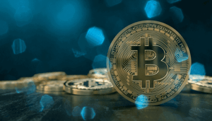 bitcoin-koers-blauw Bitcoin breekt uit en schiet naar hoogste prijs in maanden