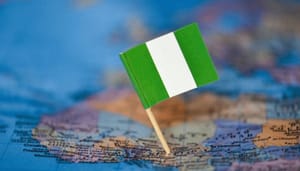 nigeria-vlag-kaart 35% van de Nigerianen investeert in cryptocurrencies zoals bitcoin