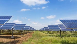 Mining-installatie in Texas draait 100% op zonne-energie door Tesla technologie