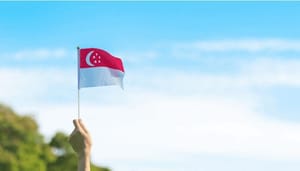 singapore-vlag-crypto-wetgeving Singapore heft belasting op NFT-transacties, verbiedt crypto-advertenties