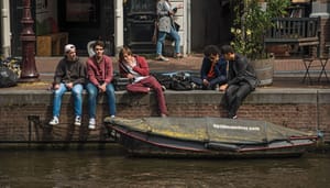 Nederlandse jongeren missen financiële kansen, ondanks geldzorgen Nederlandse jongeren missen financiële kansen, ondanks geldzorgen