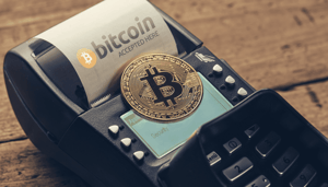 Bitcoin crece explosivamente un 174% como método de pago en comercios