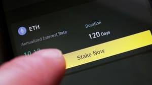 Ethereum schiet kortstondig omhoog na baanbrekend plan voor staking-ETF Ethereum schiet kortstondig omhoog na baanbrekend plan voor staking-ETF