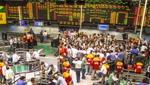 Crypto fondsen krabbelen op, maar bitcoin ETF's tonen zwakte Crypto fondsen krabbelen op, maar bitcoin ETF's tonen zwakte