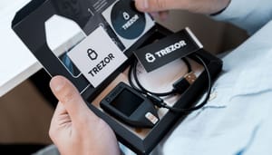 Crypto wallet-bedrijf Trezor gehackt voor valse crypto promotie Crypto wallet-bedrijf Trezor gehackt voor valse crypto promotie