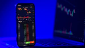 Bitcoin duikt onder $69.000 Bitcoin koers duikt onder $69.000, maar ethereum schiet de lucht in