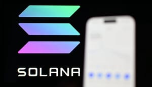 Biljoenenbedrijf blijkt fan van Solana en wakkert ETF-geruchten aan
