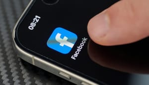 facebook-crypto-ads Crypto-oplichters domineren Facebook met advertenties, platform ontkent