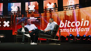 Willem-Middelkoop-bij-Bitcoin-Amsterdam Willem Middelkoop: 'bitcoin is bedreiging voor het systeem'