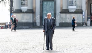 cypto-scam-eldery-man Hoogbejaarde man opgepakt voor crypto oplichting, krijgt megaboete