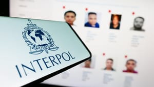 Pulsechain beats up teenager Oprichter van groot cryptoproject mishandelt tiener, wereldwijd gezocht