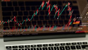 Bitcoin loert op grote prijsbeweging: onderzoekers delen verwachtingen