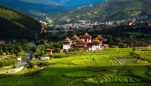 Een afbeelding van Thimphu, de hoofdstad van Bhutan, een land in Zuid-Azië dat waterkracht gebruikt om bitcoin (BTC) mee te minen Een afbeelding van Thimphu, de hoofdstad van Bhutan, een land in Zuid-Azië dat waterkracht gebruikt om bitcoin (BTC) mee te minen