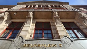 Een afbeelding van beursplein 5 in Amsterdam, de locatie van de aandelenbeurs euronext Een afbeelding van beursplein 5 in Amsterdam, de locatie van de aandelenbeurs euronext