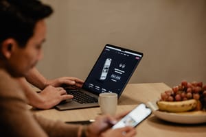 Crypto Insiders Crypto Insiders scherm laptop