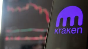 Kraken-exchange-logo-grafiek Het logo van Kraken met een grafiek op de achtergrond