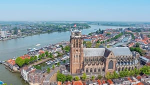 Man uit Dordrecht belooft 20_ rendement, meer dan miljoen euro verdampt Man uit Dordrecht belooft 20% rendement, meer dan miljoen euro verdampt