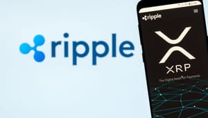 Een afbeelding van het logo van XRP, met op de achtergrond het logo van moederbedrijf Ripple Een afbeelding van het logo van XRP, met op de achtergrond het logo van moederbedrijf Ripple