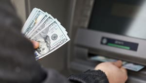 Dollars Bitcoin reageert op geldexplosie: 45 procent meer dollars geprint