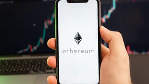 Ethereum logo Ethereum beleggers in de knel, wedden op daling terwijl koers stijgt